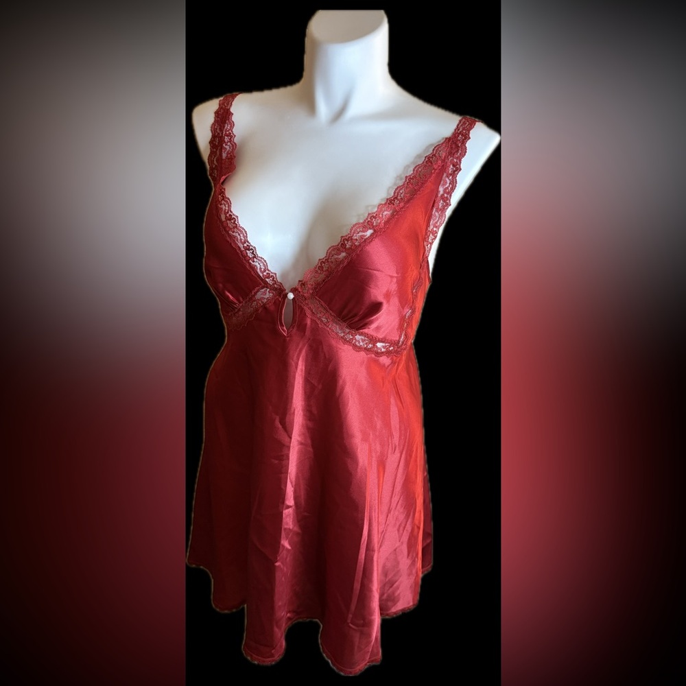 Vibrant Red Sleeveless Chemise with Deep V-Neckline